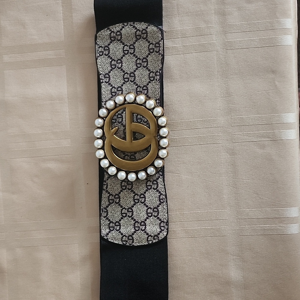 *3 For $10 Item ✨️Black and Gold Stretch Belt with Pearl Accents